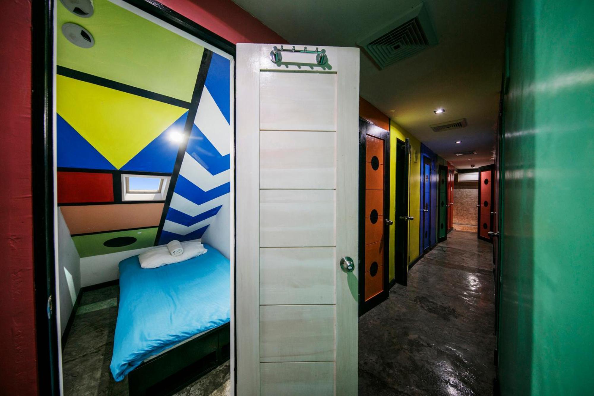 D522 Hostel At Kiener Hills - Near Cebu Airport Мактан Экстерьер фото