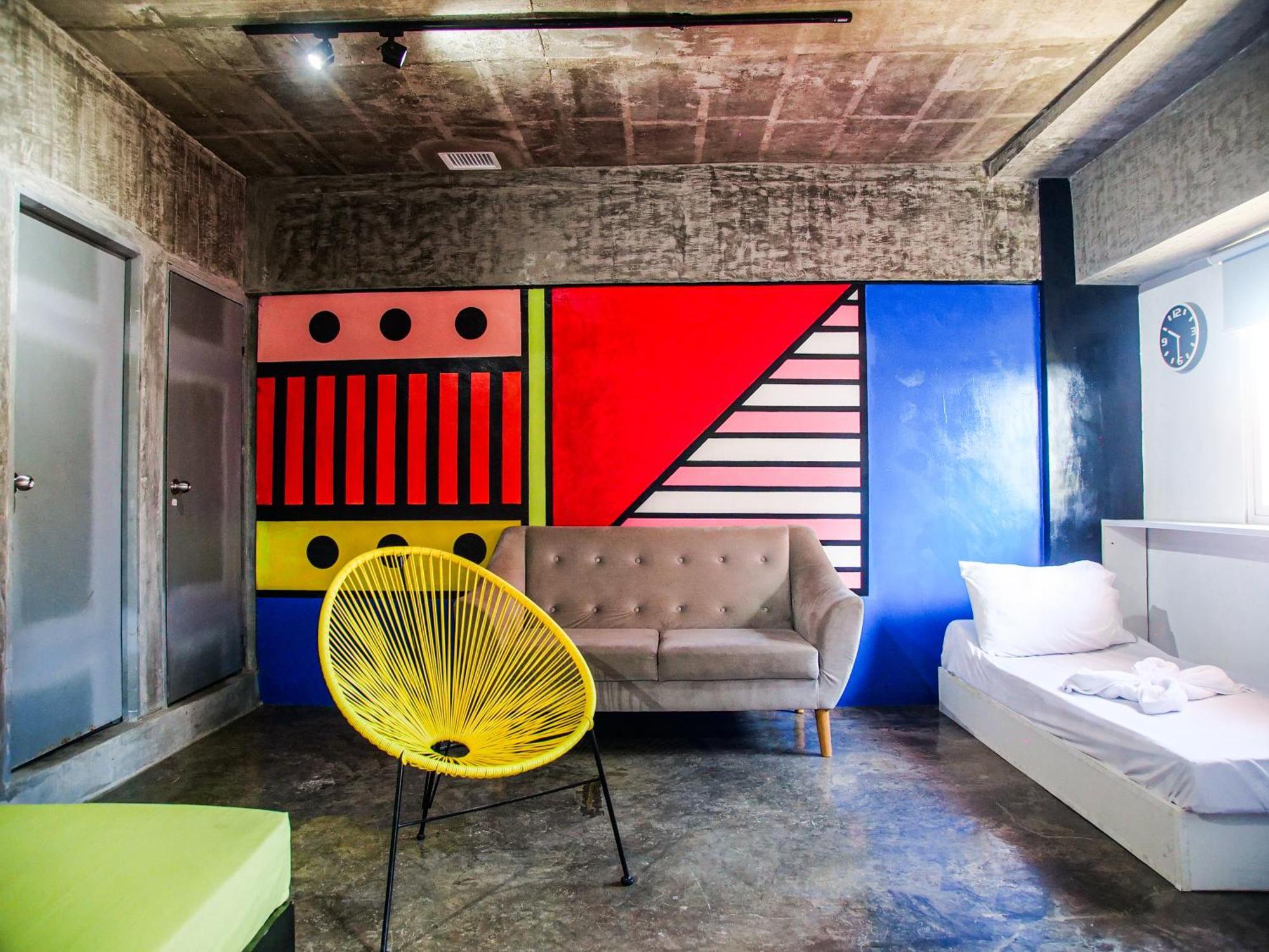 D522 Hostel At Kiener Hills - Near Cebu Airport Мактан Экстерьер фото