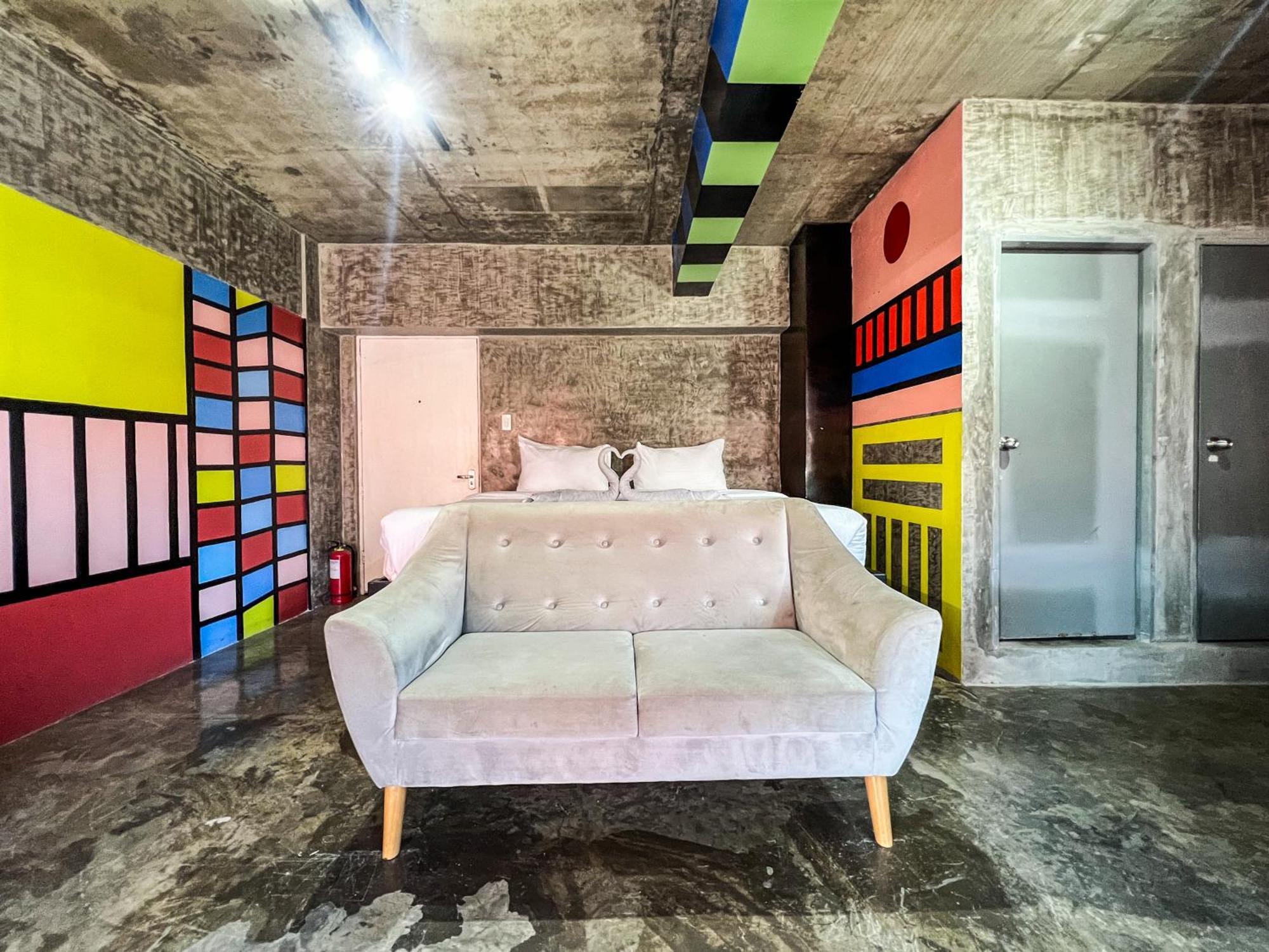 D522 Hostel At Kiener Hills - Near Cebu Airport Мактан Экстерьер фото